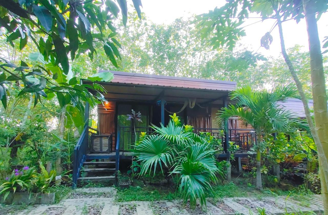 Hotel Kohmook Nurse House à Ko Muk Extérieur photo